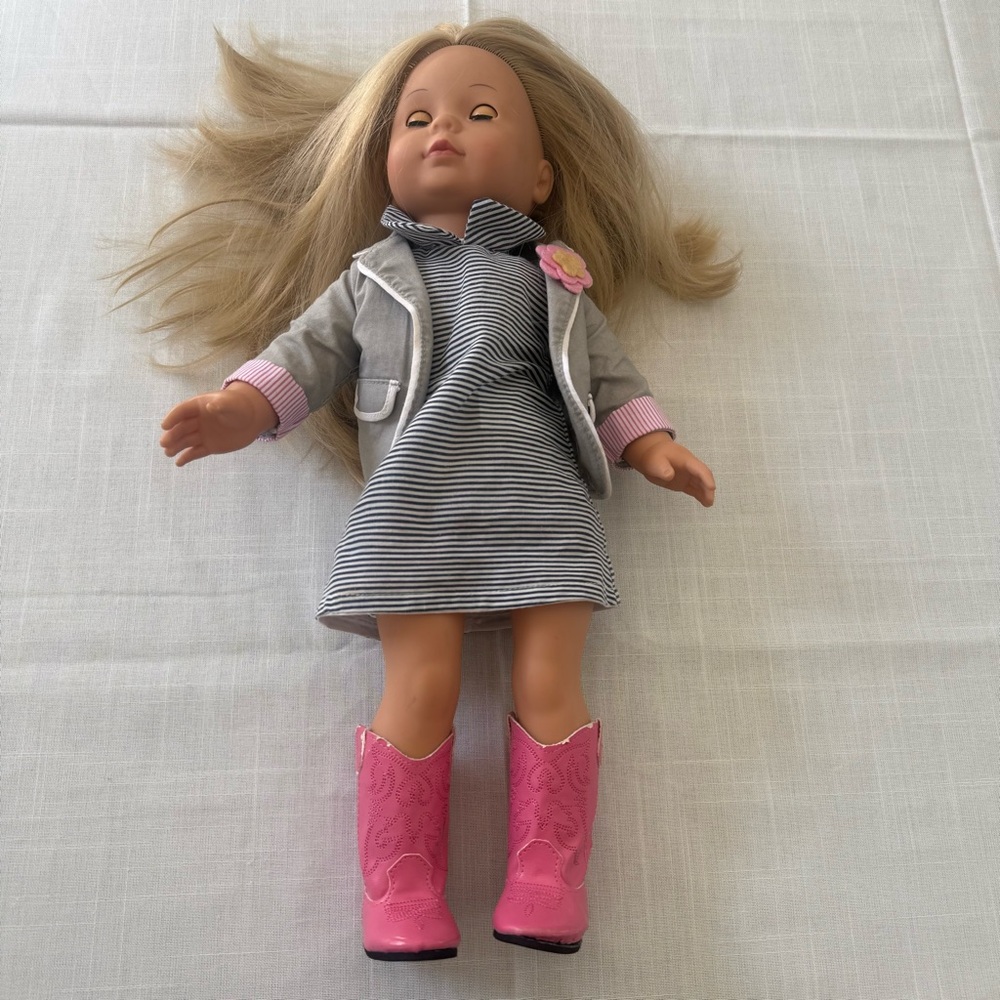 Pottery Barn Kids by Gotz 18" Doll Blonde Hair Blue Eyes Gift Collectible - Picture 6 of 9